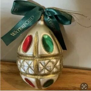Waterford Crystal Holiday Heirloom Christmas Colleen Egg Ornament. 1998. Poland